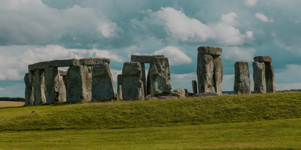 Stonehenge & Cotswold Villages