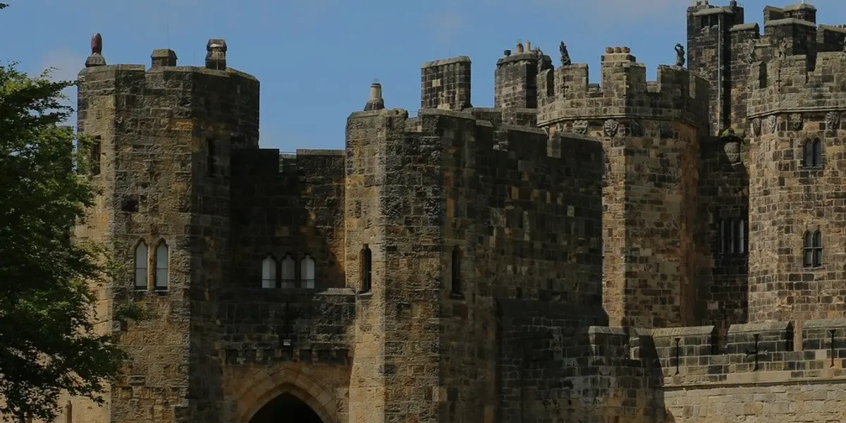Alnwick Castle, the Northumberland Coast & the Borders