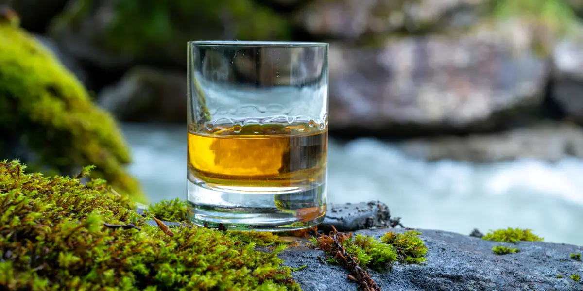 Highland Lochs, Glens & Whisky