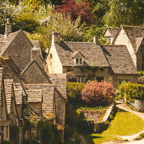 The Story of Bibury and the Yellow Car