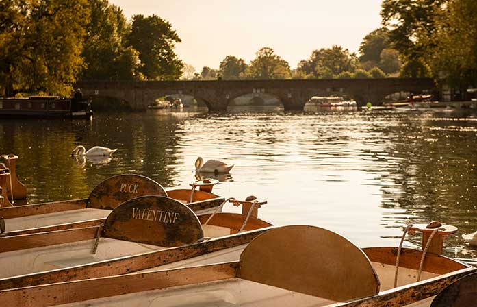 Punting in Stratford-Upon-Avon