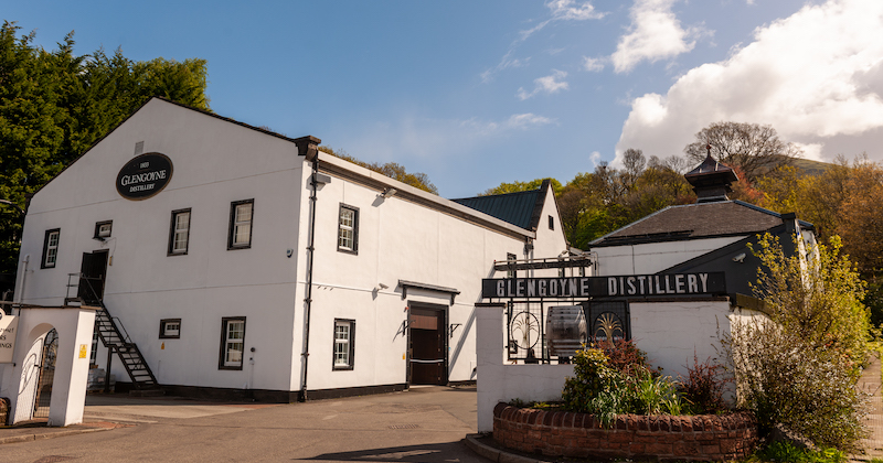 the white building of a Scottish whisky distillery