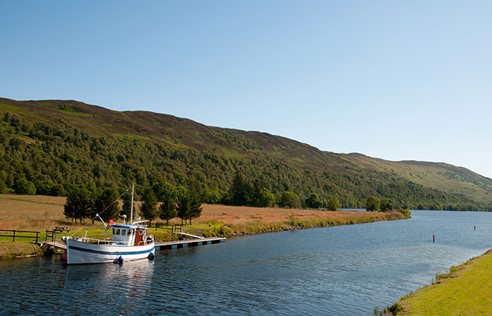 Loch Ness tour Scotland Edinburgh