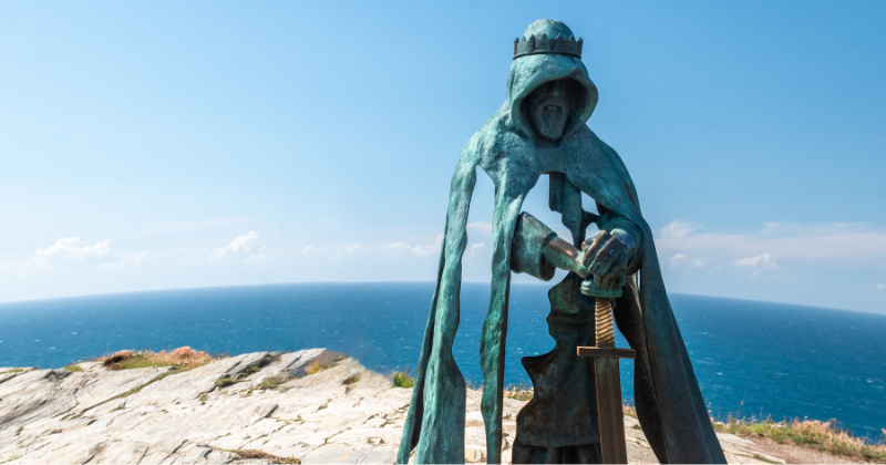 tintagel-statue