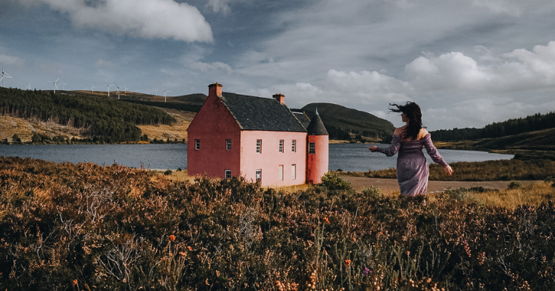 solo female traveller in scotland